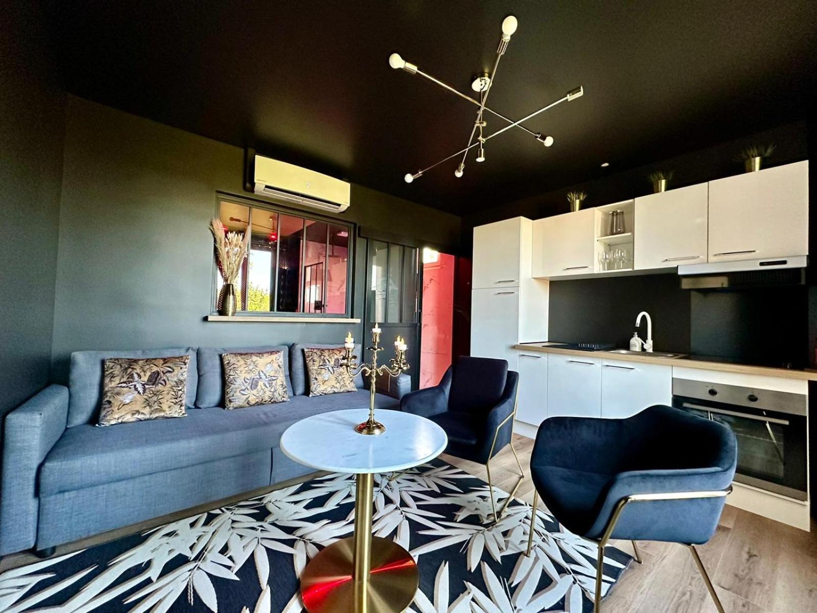Suite Meg Esbly Exterior photo